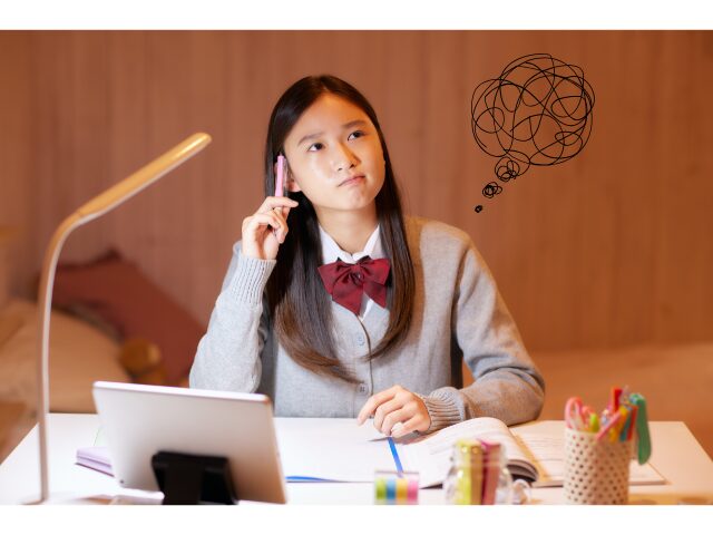 部屋で勉強